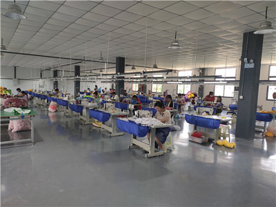 汉阴县汉阳镇 小小毛绒玩具撑起扶贫大产业